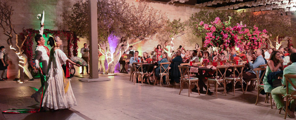 Attendees enjoyed entertainment on the Amet Terrace patio